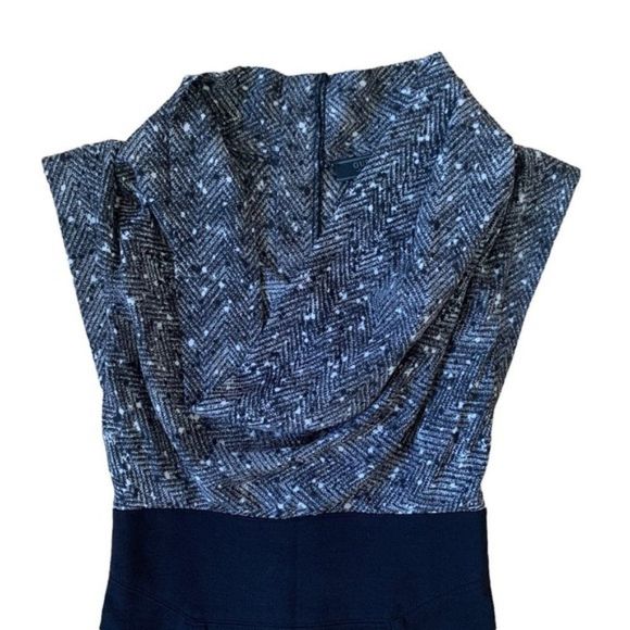 New Sleeveless Guess Dress - Picture 2 of 7